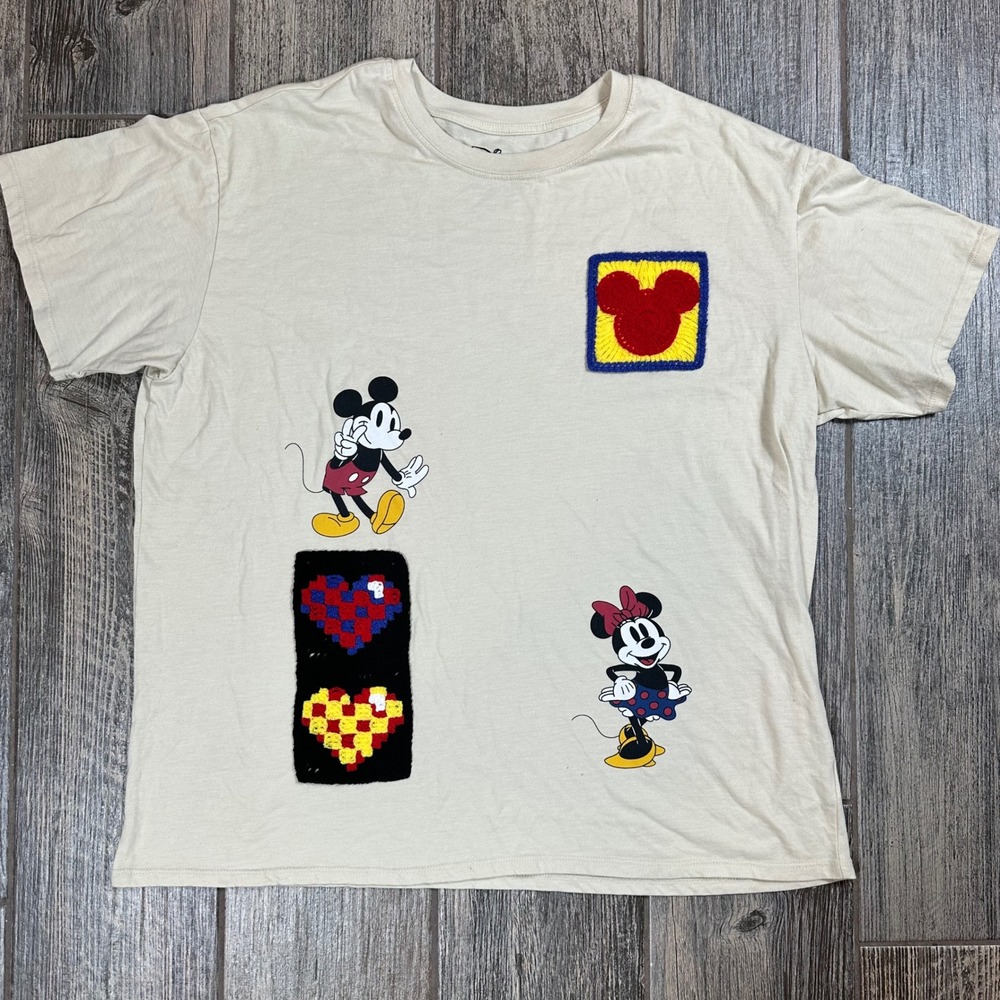 Disney Mickey Mouse Graphic T-Shirt Crochet Applique XXL Adult‎ Beige